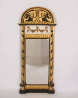 Miroir d'apparat représentatif, Empire / gustavien, Suède / Göteborg, 1er tiers 19e s., signé sur étiquette Johan Martin Berg (miroitier royal 1803-1837), cadre richement décoré avec colonnes flanquantes sous sommet arrondi, dans le...
