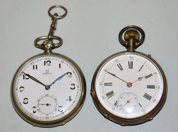 Zwei Sammler-Taschenuhren: Omega um 1930 & Taschenuhr um 1910 ...